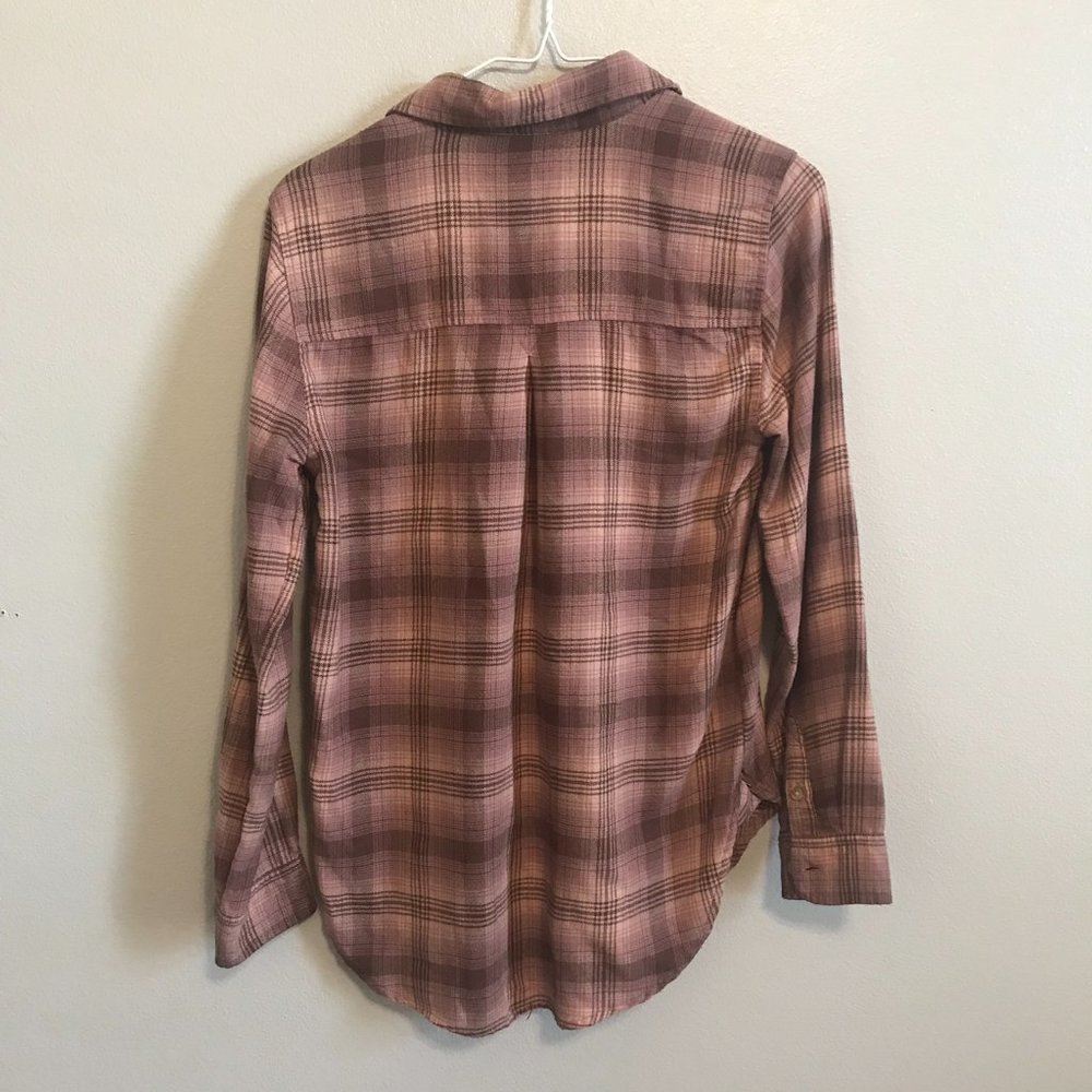 AMERICAN EAGLE Ahh Mazingly Soft Pink Plaid Button Down Shirt Size Small - Picture 5 of 5